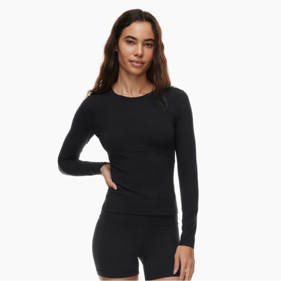 Aritzia Tops - Aritzia tna butter bound hip long sleeve!!